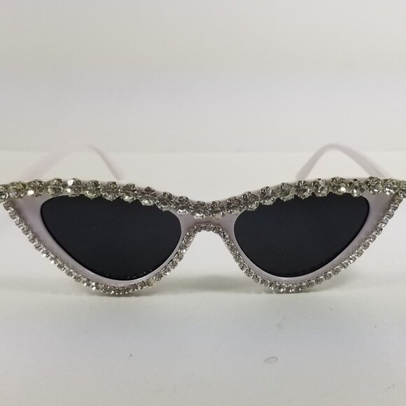 Vintage Luxury Cat Eye Sunglasses with crystal rhinestones - Picture 1 of 9